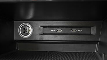 Volkswagen Tiguan USB Port/AUX/Power Socket/Wireless Charging