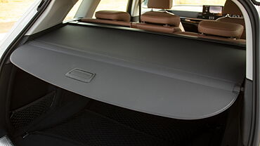 Audi Q5 Bootspace with Parcel Tray/Retractable