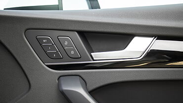 Audi Q5 Front Right Door Pad Handle