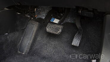 Toyota Urban Cruiser Pedals/Foot Controls