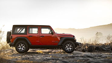 Discontinued Jeep Wrangler 2021 Right Side View
