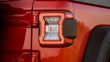 Wrangler Tail Light/Tail Lamp Image, Wrangler Photos in India - CarWale