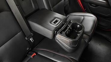 Wrangler Rear Cup Holders Image, Wrangler Photos in India - CarWale