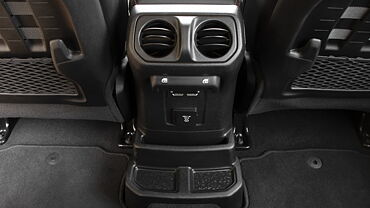 Discontinued Jeep Wrangler 2021 Rear Row Charging Point