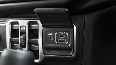 Jeep Wrangler [2021-2024] USB Port/AUX/Power Socket/Wireless Charging