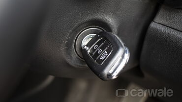 हुंडई ग्रैंड i10 निओस [2019-2023] इंजन स्टार्ट बटन