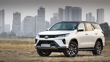 Toyota Fortuner Right Front Three Quarter