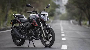 Tvs Apache Rtr 0 4v And Apache 160 4v Prices Hiked Bikewale Tvs Apache Rtr 0 4v And Apache 160 4v Prices Hiked Bikewale