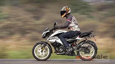 2021 Bajaj Pulsar NS160: Pros and Cons 