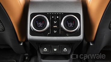 Jaguar I-Pace Rear Row AC Controls
