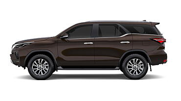 olie Outlaw hat Toyota Fortuner Avant-Garde Bronze Colour - CarWale