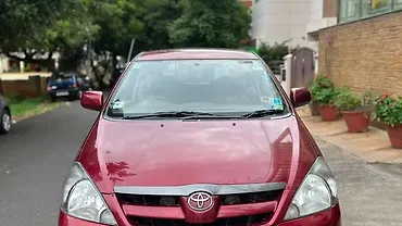 2005 Toyota Innova 2.0 V