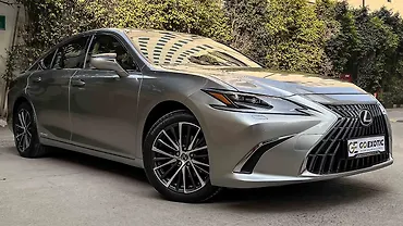 2022 Lexus Old Generation ES 2018 300h Luxury
