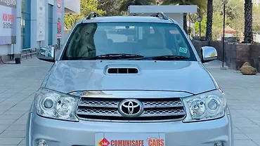 2011 Toyota Fortuner 3.0 MT