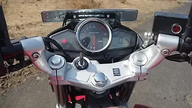 suzuki inazuma 250 seat height