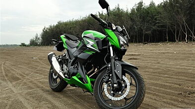 Kawasaki Z250 Price, Images, Colours, Mileage & Reviews | BikeWale