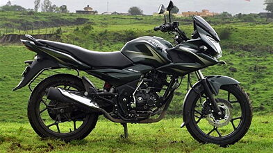 bajaj discover 150 on road price