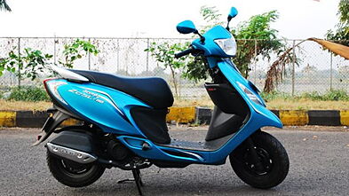 TVS Scooty Zest 110 Price, Images, Colours, Mileage & Reviews | BikeWale