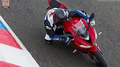Triumph Daytona 675 Abs Price Images Used Daytona 675 Abs Bikes Bikewale Triumph Daytona 675 Abs Price Images Used Daytona 675 Abs Bikes Bikewale