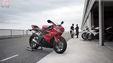 Triumph Daytona 675 Abs Price Images Used Daytona 675 Abs Bikes Bikewale Triumph Daytona 675 Abs Price Images Used Daytona 675 Abs Bikes Bikewale