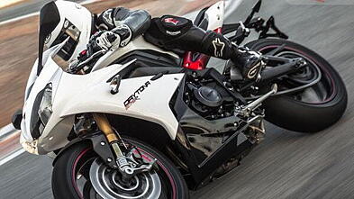 Triumph Daytona 675r Price Images Used Daytona 675r Bikes Bikewale Triumph Daytona 675r Price Images Used Daytona 675r Bikes Bikewale