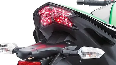 Kawasaki Z800 Price Images Colours Mileage Reviews Bikewale