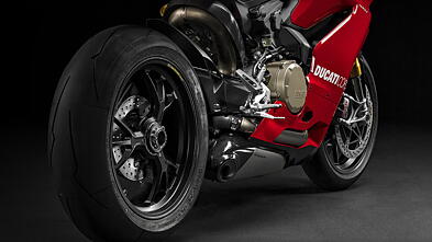 Ducati Panigale R Rear Wheel & Tyre