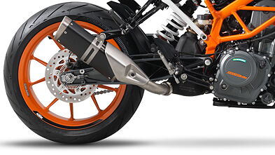 KTM 390 Duke Price, Images, Colours, Mileage & Reviews | BikeWale