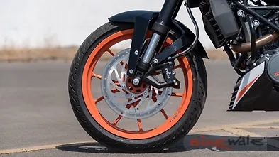 pirelli tyres for duke 200