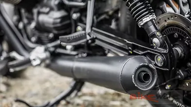moto guzzi v9 bobber exhaust
