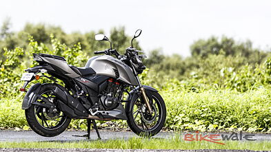 Bajaj Pulsar NS200 Price, Images, Colours, Mileage ...