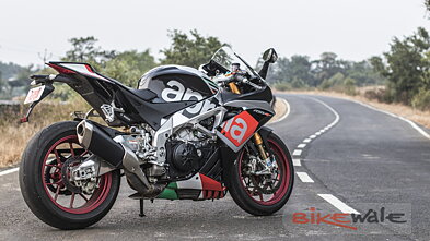 Aprilia Rsv4 Rf Price Images Used Rsv4 Rf Bikes Bikewale