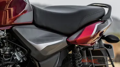 bajaj discover 100 tail panel price