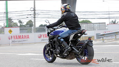 Yamaha MT-09 [2016-2017] Action