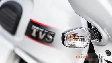 TVS Radeon Price, Images, Colours, Mileage & Reviews | BikeWale