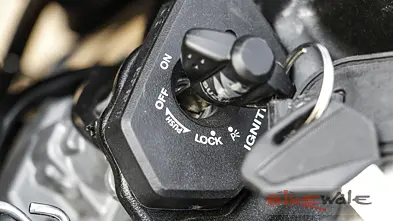 Suzuki V-Strom 650 XT [2017-2018] Action