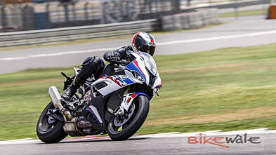 BMW S1000 RR [2018-2019] Action