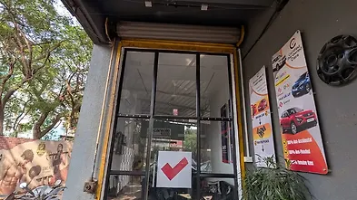 Urban Auto Showroom 1