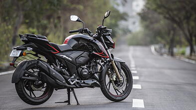 TVS Apache RTR 200 4V Price - Mileage, Images, Colours | BikeWale