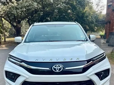 Toyota Urban Cruiser Hyryder V AT NeoDrive [2023-2025]
