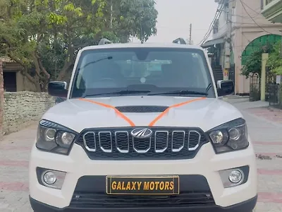 2015 Mahindra Scorpio S10 1