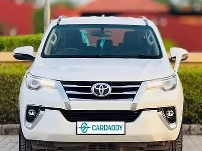 Second Hand Toyota Fortuner 4x2 AT in Surat