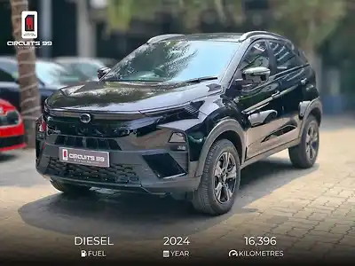 Second Hand टाटा नेक्सन फ़ीयरलेस प्लस (S) 1.5 डीज़ल 6 एएमटी ड्युअल टोन [2023-2025] in चेन्नई