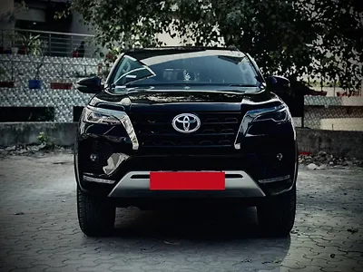 Toyota Fortuner 4x2 2WD Petrol 2.7L Automatic