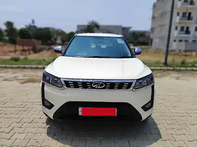 Second Hand महिंद्रा XUV300 w6 1.5 डीज़ल in मोहाली