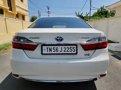 2016 टोयोटा कैमरी हाइब्रिड [2015-2017] 1