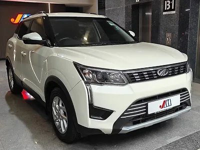 Second Hand Mahindra XUV300 W8 (O) 1.5 Diesel [2020] in Ahmedabad