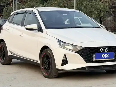 Second Hand हुंडई एलीट i20 स्पोर्टज़ 1.5 एमटी डीज़ल in लखनऊ