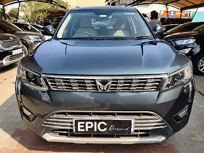 Second Hand महिंद्रा XUV300 w8 (o) 1.2 पेट्रोल in हैदराबाद