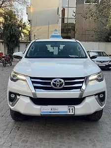 Toyota Fortuner 2.8 4x2 MT